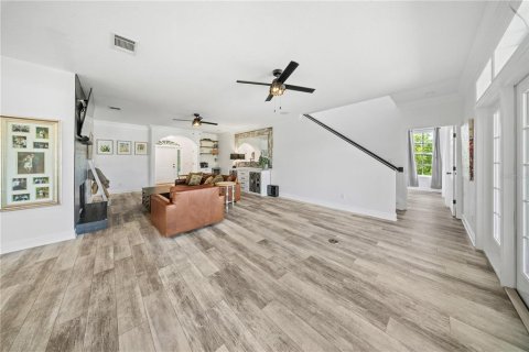 Casa en venta en Tarpon Springs, Florida, 4 dormitorios, 285.12 m2 № 2384404 - foto 18