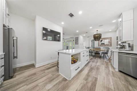 Casa en venta en Tarpon Springs, Florida, 4 dormitorios, 285.12 m2 № 2384404 - foto 25