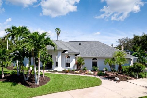House in Bradenton, Florida 3 bedrooms, 201.41 sq.m. № 1910087 - photo 7