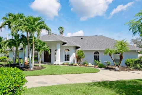 House in Bradenton, Florida 3 bedrooms, 201.41 sq.m. № 1910087 - photo 3