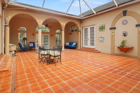 House in Jupiter, Florida 3 bedrooms, 246.19 sq.m. № 2409111 - photo 26