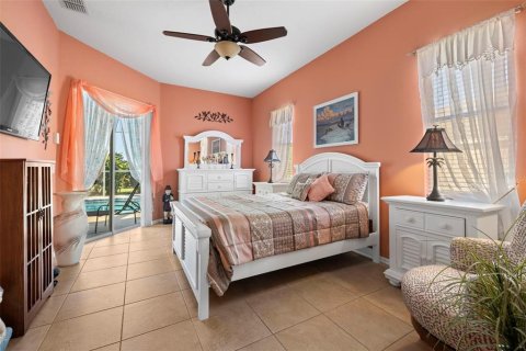 House in Dade City, Florida 4 bedrooms, 180.69 sq.m. № 1535367 - photo 22