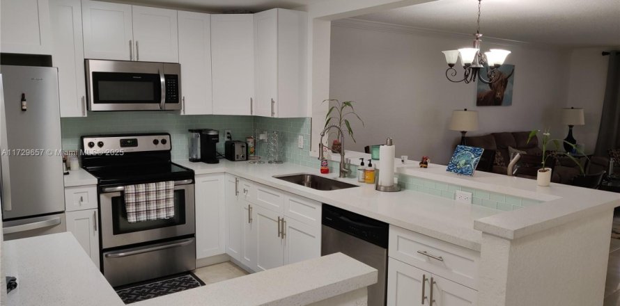 Condo in Hallandale Beach, Florida, 2 bedrooms  № 1864238