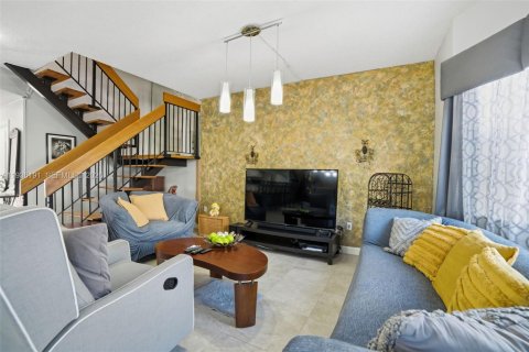 Touwnhouse à vendre à Miami, Floride: 3 chambres, 136.66 m2 № 1994704 - photo 17