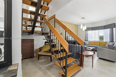 Touwnhouse à vendre à Miami, Floride: 3 chambres, 136.66 m2 № 1994704 - photo 14