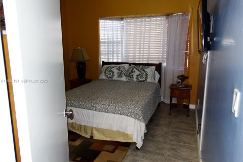 Adosado en venta en Miami, Florida, 4 dormitorios, 136.66 m2 № 1994704 - foto 9