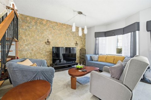 Touwnhouse à vendre à Miami, Floride: 3 chambres, 136.66 m2 № 1994704 - photo 12