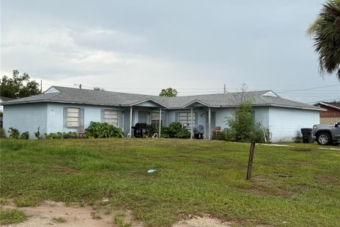 Commercial property in Mulberry, Florida 566.33 sq.m. № 2204616