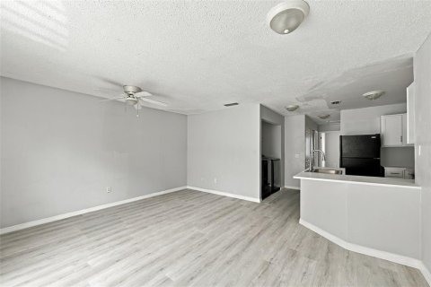 Copropriété à louer à Tampa, Floride: 2 chambres, 78.41 m2 № 2411577 - photo 5