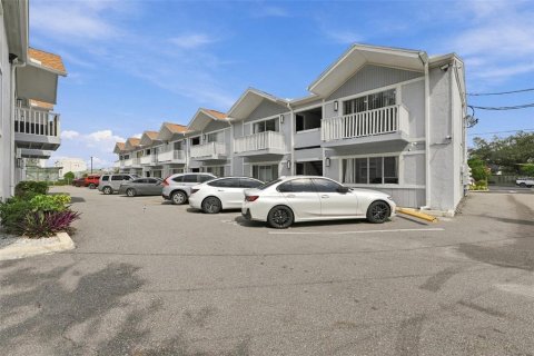 Condo à Tampa, Floride, 2 chambres  № 2411577