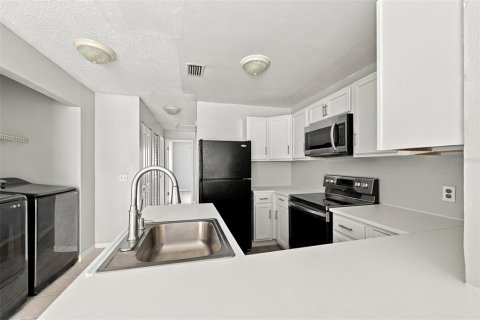 Copropriété à louer à Tampa, Floride: 2 chambres, 78.41 m2 № 2411577 - photo 9
