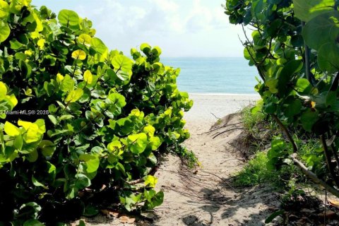 Townhouse in Jupiter, Florida 2 bedrooms, 116.13 sq.m. № 1696421 - photo 3