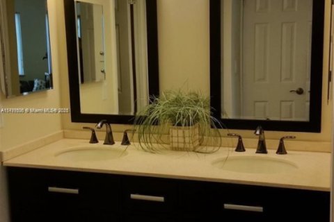 Townhouse in Jupiter, Florida 2 bedrooms, 116.13 sq.m. № 1696421 - photo 11