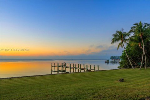 Casa en venta en Miami, Florida, 7 dormitorios, 530.01 m2 № 2174698 - foto 30