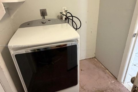 Apartamento en alquiler en Miami, Florida, 3 dormitorios, 133.78 m2 № 1991281 - foto 11