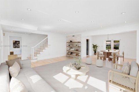 Villa ou maison à vendre à Pinecrest, Floride: 4 chambres, 215.53 m2 № 2056864 - photo 7