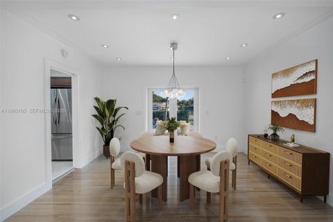 Villa ou maison à vendre à Pinecrest, Floride: 4 chambres, 215.53 m2 № 2056864 - photo 13