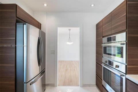 Villa ou maison à vendre à Pinecrest, Floride: 4 chambres, 215.53 m2 № 2056864 - photo 16