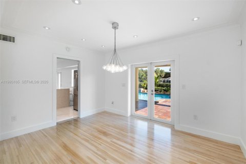 Villa ou maison à vendre à Pinecrest, Floride: 4 chambres, 215.53 m2 № 2056864 - photo 14