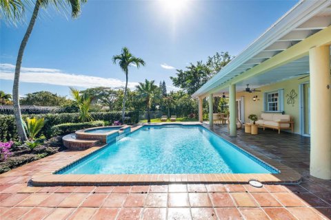 Villa ou maison à vendre à Pinecrest, Floride: 4 chambres, 215.53 m2 № 2056864 - photo 29
