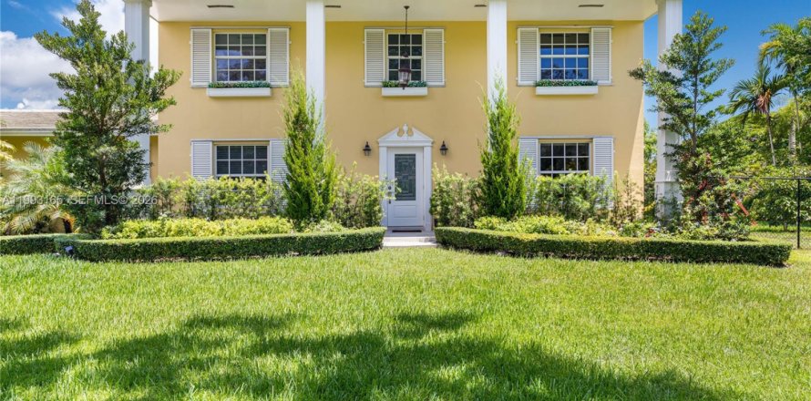Villa ou maison à Pinecrest, Floride 4 chambres, 215.53 m2 № 2056864