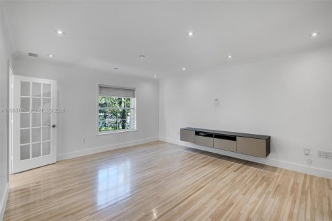 Villa ou maison à vendre à Pinecrest, Floride: 4 chambres, 215.53 m2 № 2056864 - photo 24