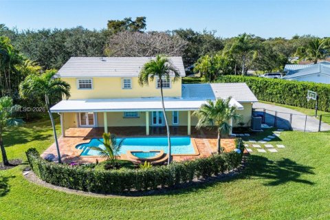 Villa ou maison à vendre à Pinecrest, Floride: 4 chambres, 215.53 m2 № 2056864 - photo 28