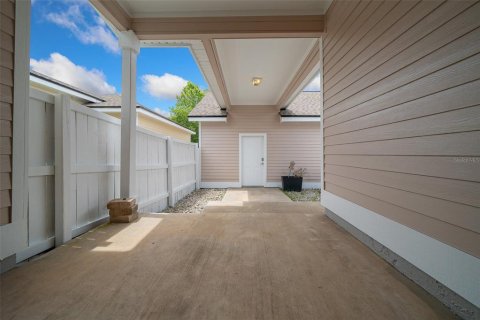 Townhouse in Gainesville, Florida 3 bedrooms, 136.1 sq.m. № 1673858 - photo 23