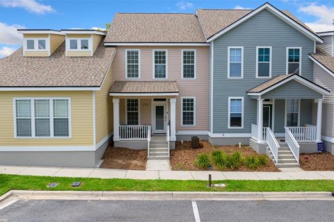 Townhouse in Gainesville, Florida 3 bedrooms, 136.1 sq.m. № 1673858 - photo 1