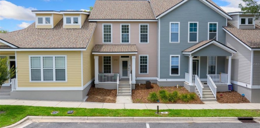 Townhouse in Gainesville, Florida 3 bedrooms, 136.1 sq.m. № 1673858