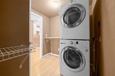 Townhouse in Gainesville, Florida 3 bedrooms, 136.1 sq.m. № 1673858 - photo 10