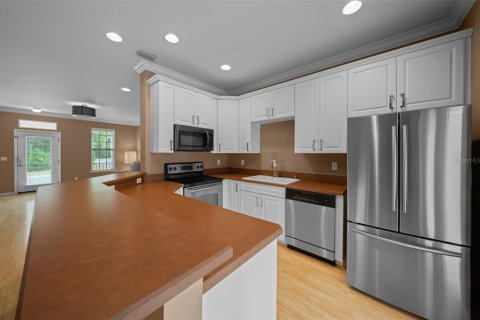 Townhouse in Gainesville, Florida 3 bedrooms, 136.1 sq.m. № 1673858 - photo 8