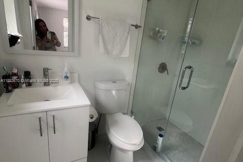 House in Coral Gables, Florida 4 bedrooms, 103.68 sq.m. № 1872187 - photo 12