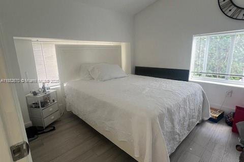 House in Coral Gables, Florida 4 bedrooms, 103.68 sq.m. № 1872187 - photo 13