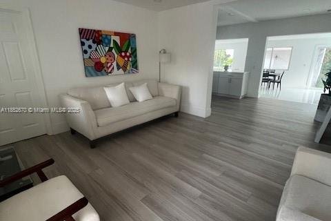 House in Coral Gables, Florida 4 bedrooms, 103.68 sq.m. № 1872187 - photo 7