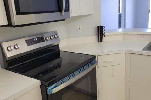 Condo in Tamarac, Florida, 2 bedrooms  № 2083429 - photo 10