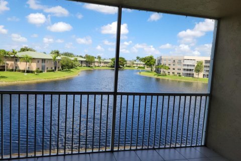 Condo in Tamarac, Florida, 2 bedrooms  № 2083429 - photo 2