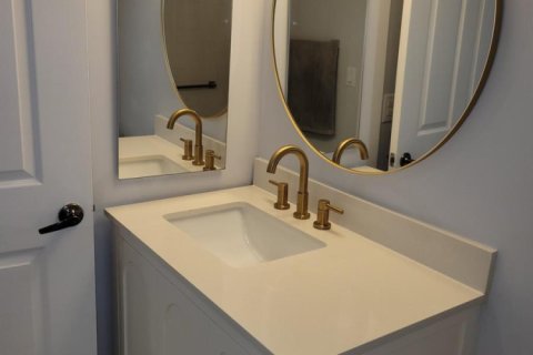 Condo in Tamarac, Florida, 2 bedrooms  № 2083429 - photo 5