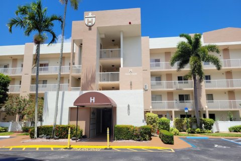 Condo in Tamarac, Florida, 2 bedrooms № 2083429