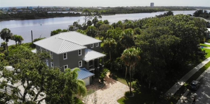 House in Palm Coast, Florida 5 bedrooms, 367.89 sq.m. № 1822373