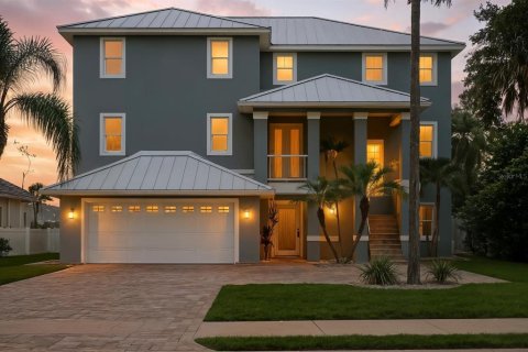 House in Palm Coast, Florida 5 bedrooms, 367.89 sq.m. № 1822373 - photo 2