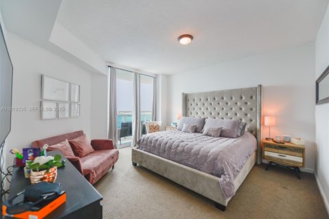 Condo in North Bay Village, Florida, 2 bedrooms  № 2035193 - photo 28