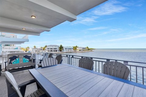 House in Tavernier, Florida 6 bedrooms, 301 sq.m. № 1845959 - photo 16