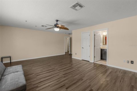 House in Orlando, Florida 6 bedrooms, 301.1 sq.m. № 2151823 - photo 21