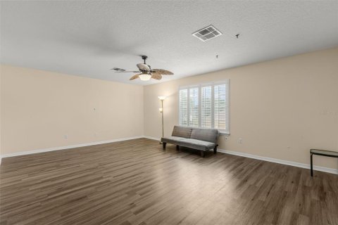House in Orlando, Florida 6 bedrooms, 301.1 sq.m. № 2151823 - photo 20