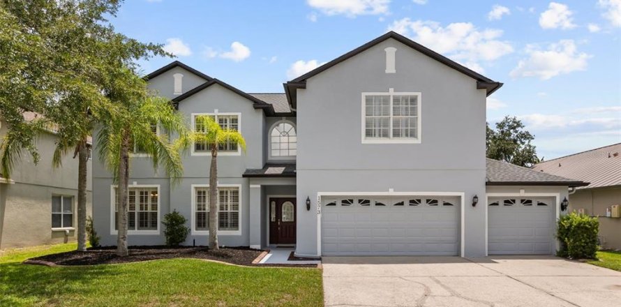 House in Orlando, Florida 6 bedrooms, 301.1 sq.m. № 2151823