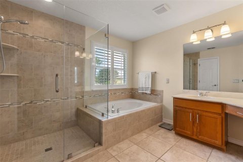 House in Orlando, Florida 6 bedrooms, 301.1 sq.m. № 2151823 - photo 18