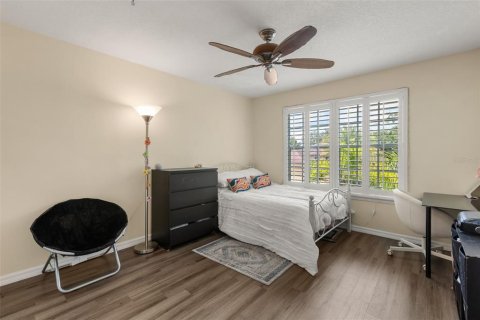 House in Orlando, Florida 6 bedrooms, 301.1 sq.m. № 2151823 - photo 23
