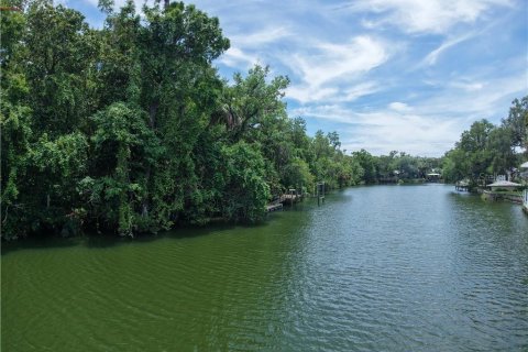 House in Yankeetown, Florida 2 bedrooms, 134.43 sq.m. № 1847993 - photo 2
