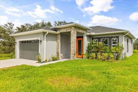 House in Kissimmee, Florida 3 bedrooms, 108.05 sq.m. № 2222064 - photo 2